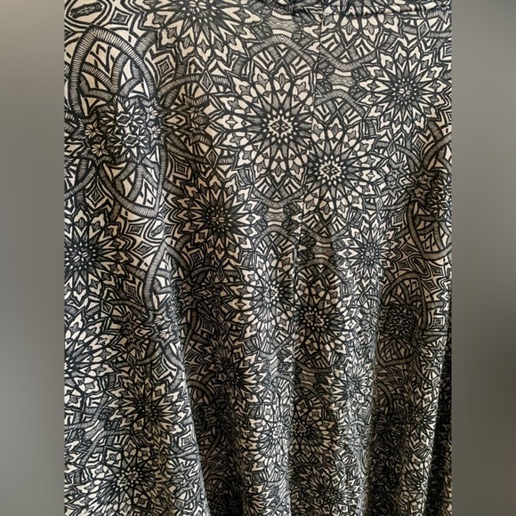 Black And Tan/ Beige Kimono - Picture 13 of 14